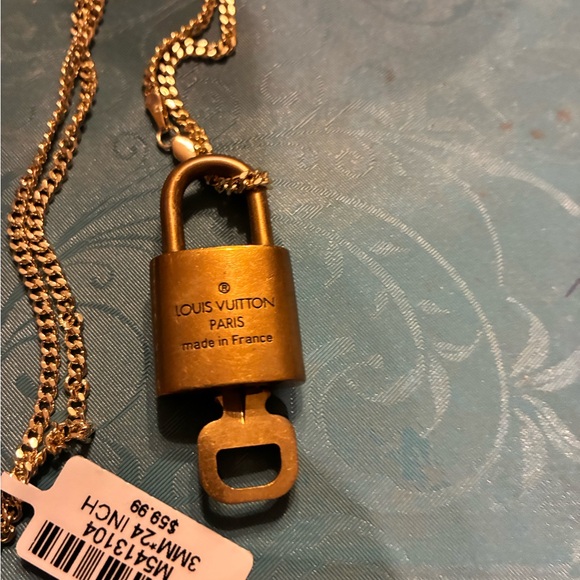 Brass Gold Tone Louis Vuitton Padlock & Key 319 w New Gold Tone Unbranded Chain - Picture 3 of 5